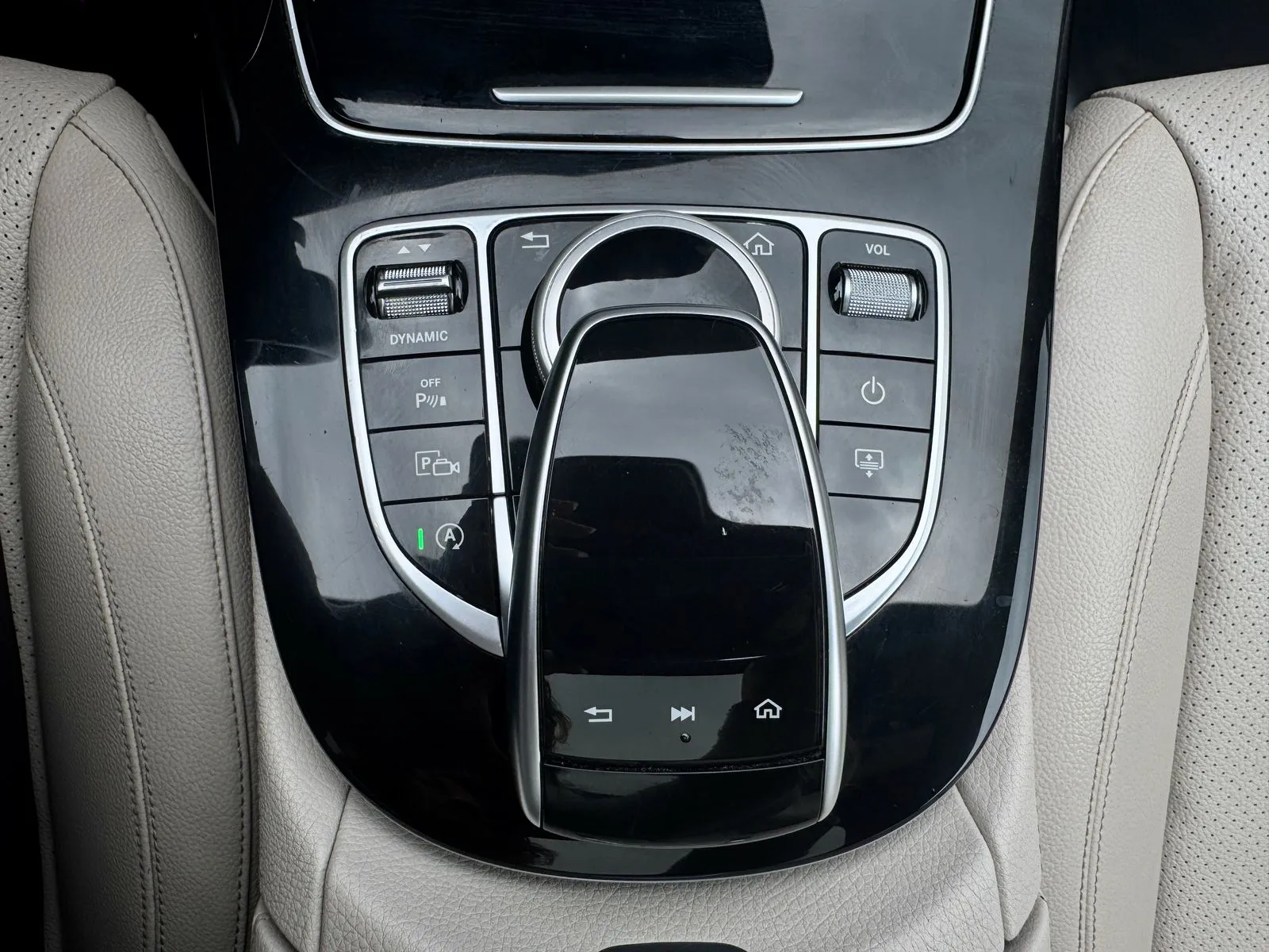 Mercedes-Benz E-Class photo 25