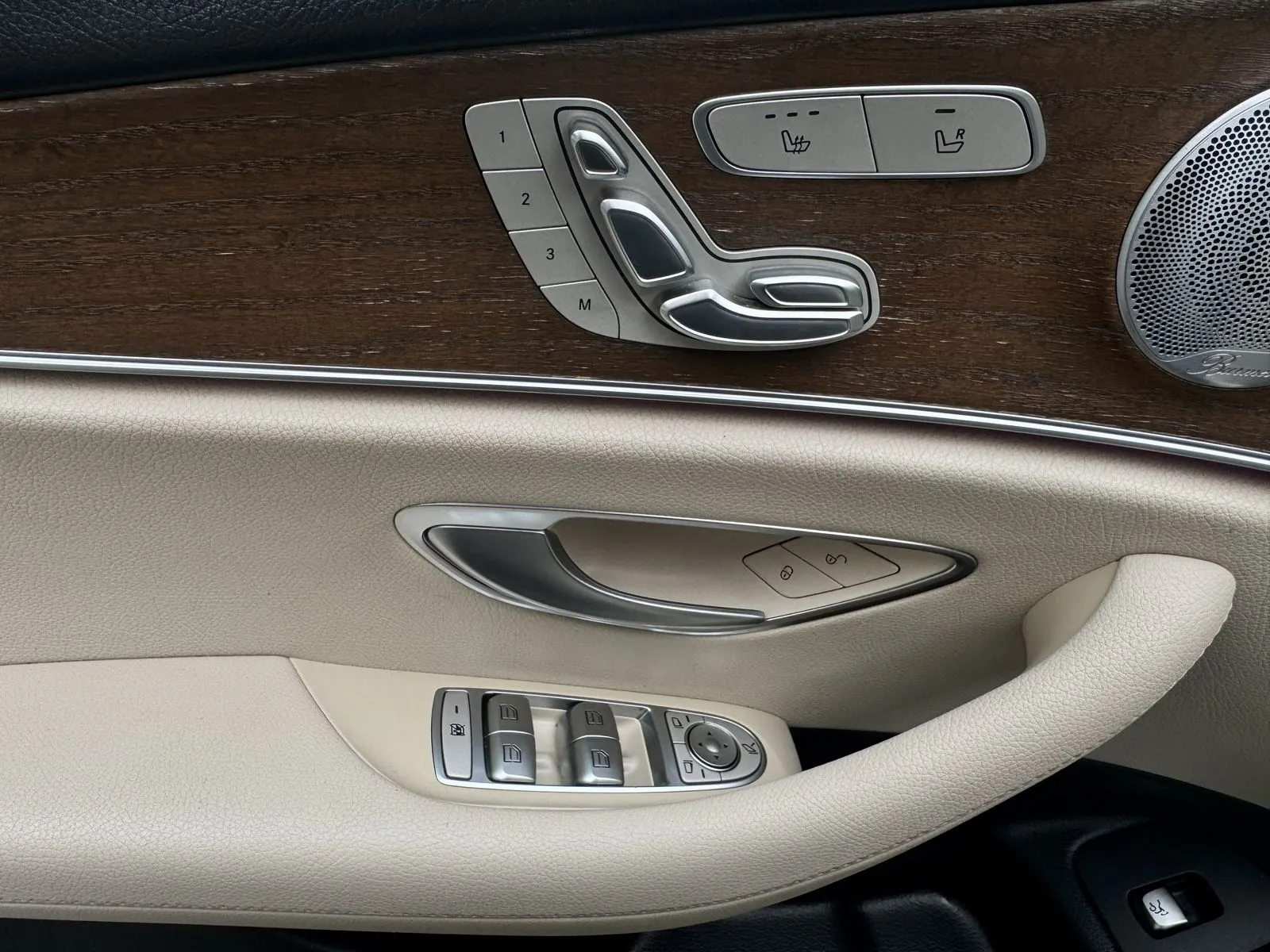 Mercedes-Benz E-Class photo 13