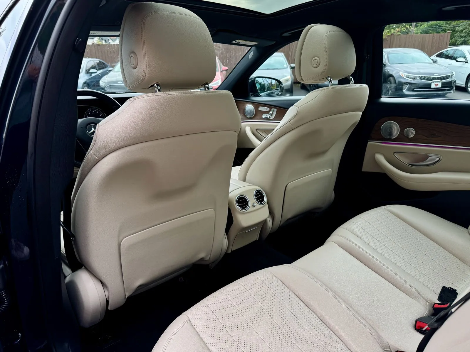 Mercedes-Benz E-Class photo 15