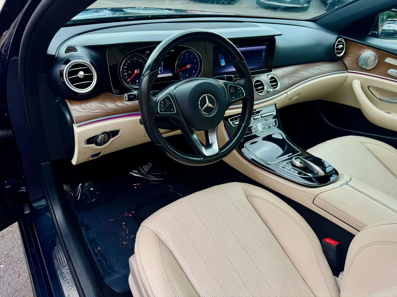 Mercedes-Benz E-Class photo 10
