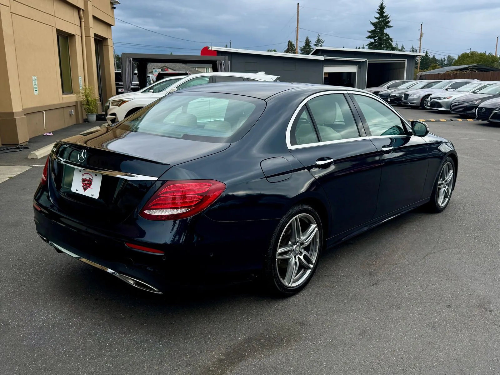 Mercedes-Benz E-Class photo 7