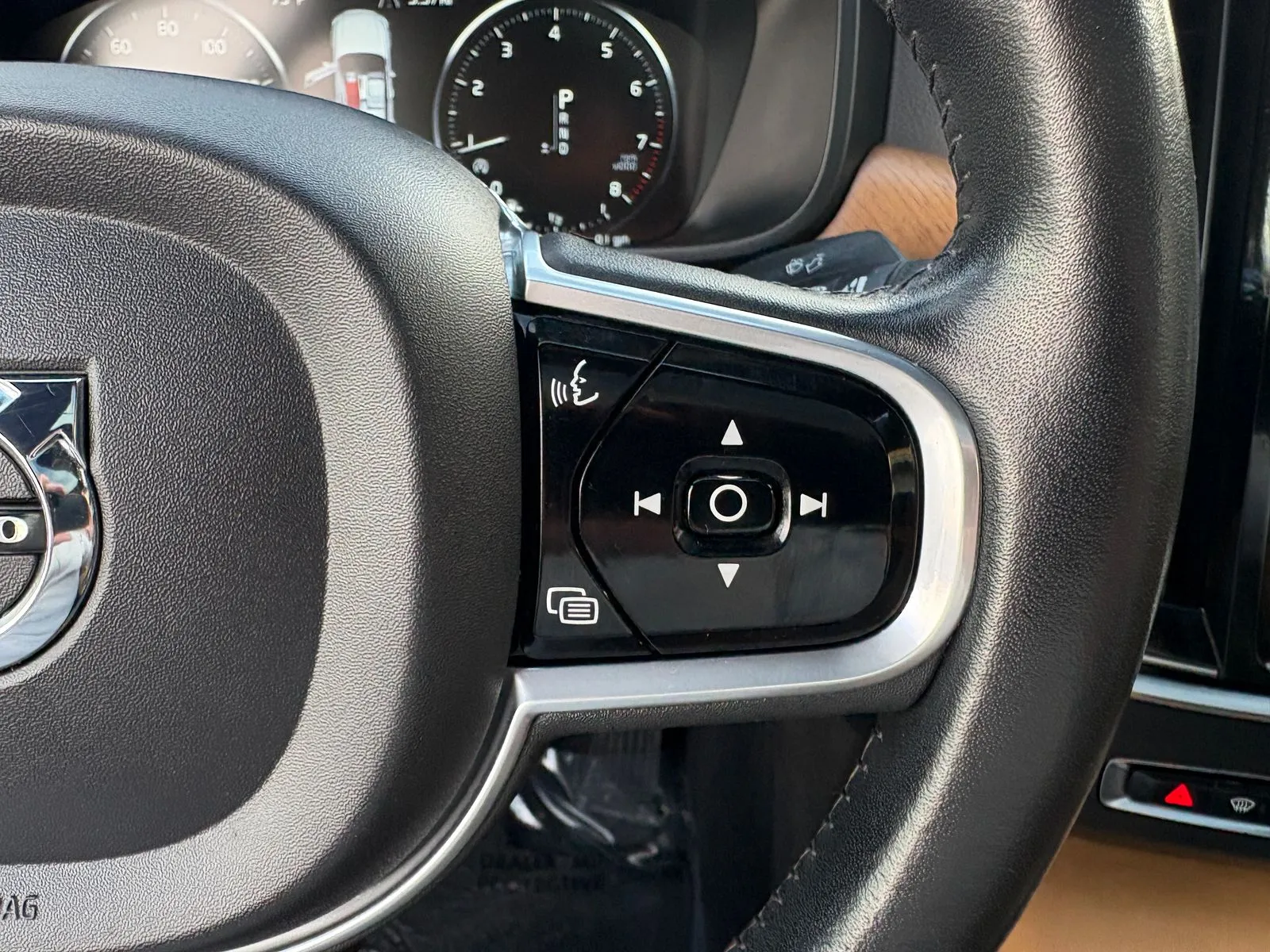 Volvo S90 photo 32