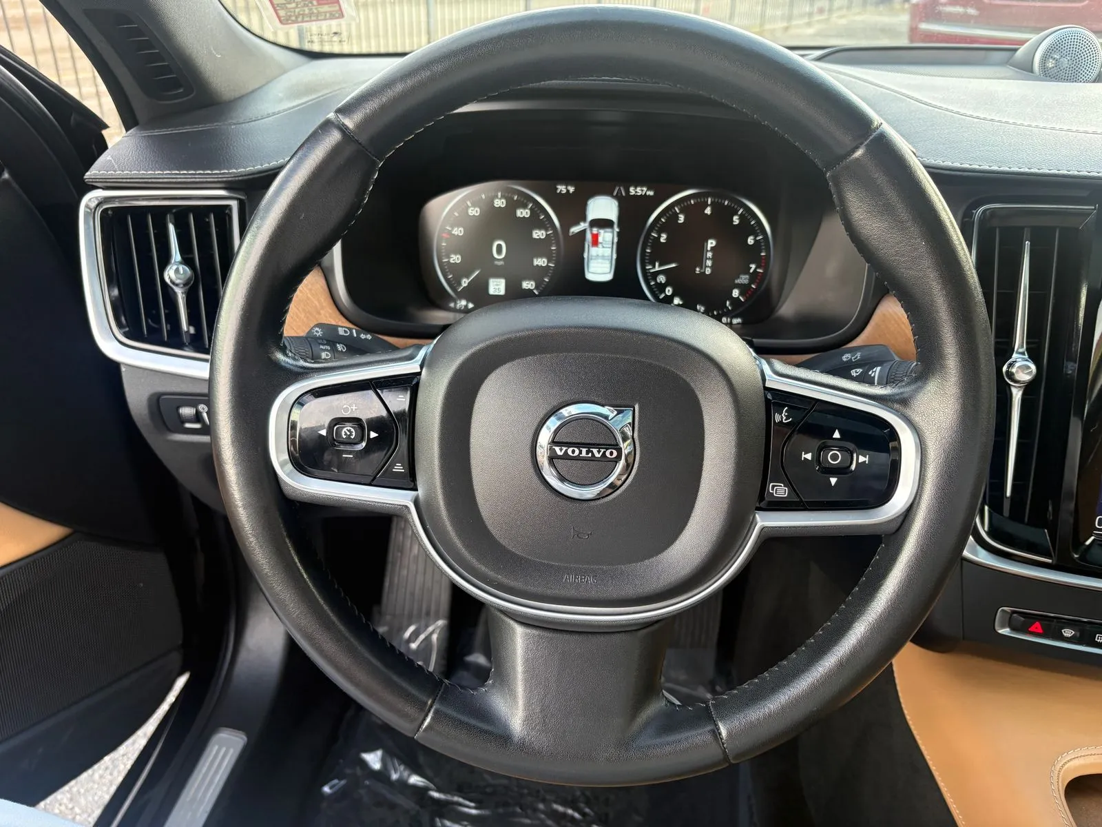 Volvo S90 photo 31