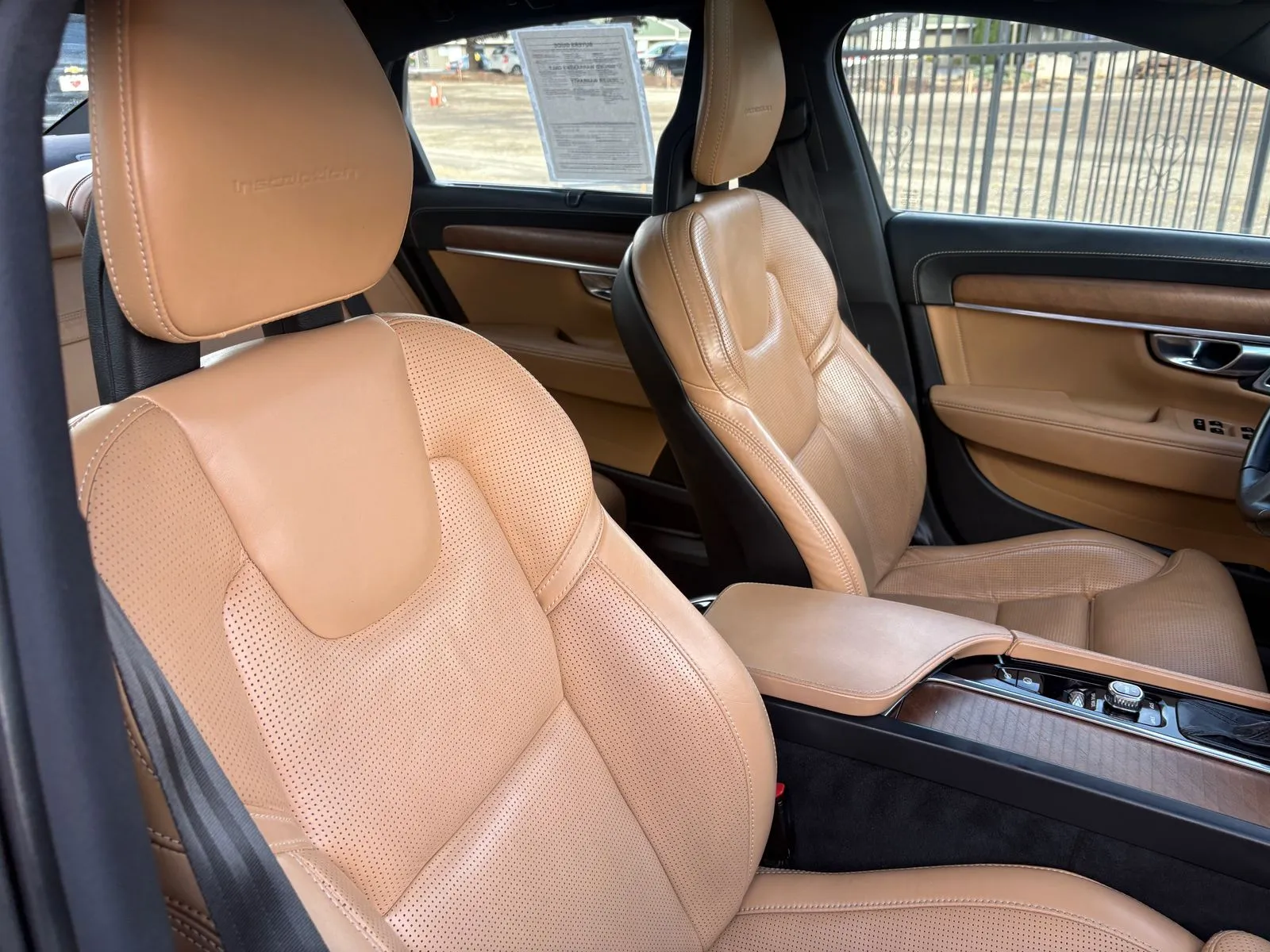 Volvo S90 photo 23