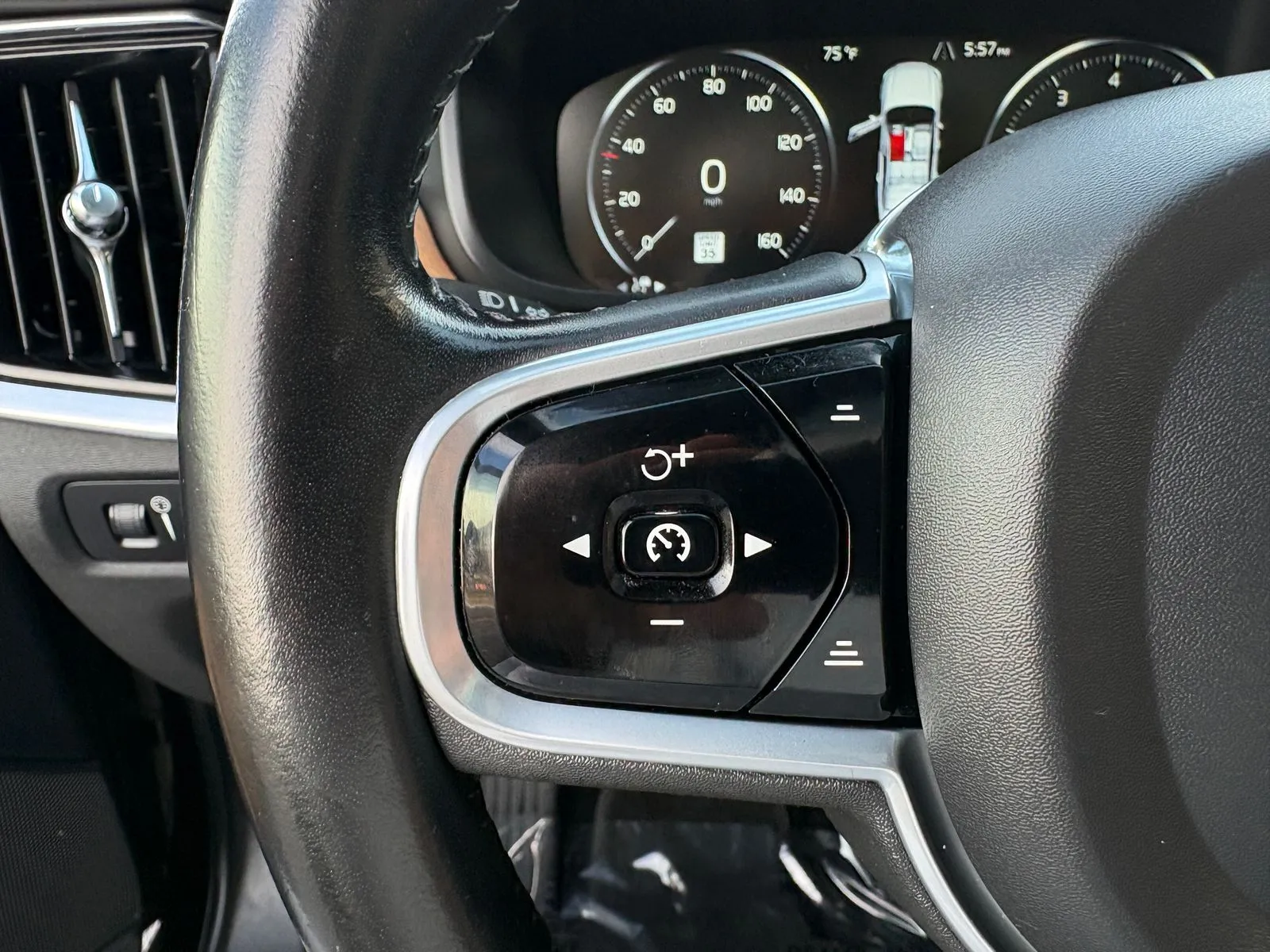 Volvo S90 photo 33