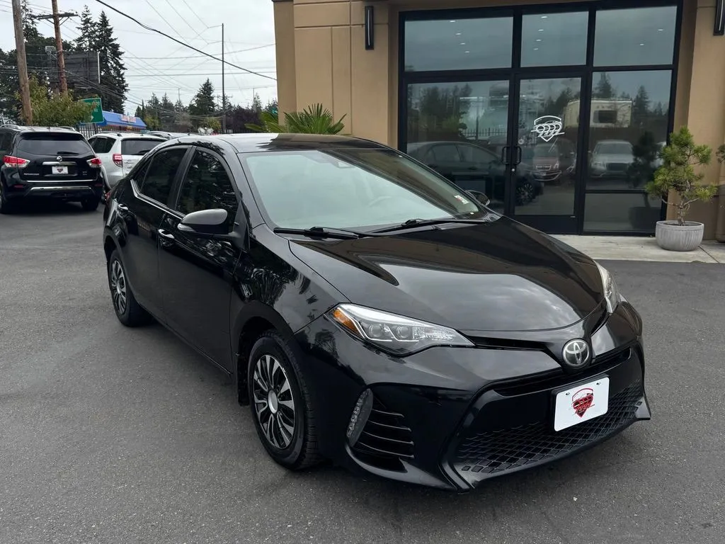 Black 2017 Toyota Corolla SE for sale in Lakewood, WA