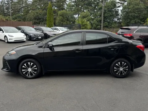 More photos of 2017 Toyota Corolla SE at 9999 Auto Center, WA