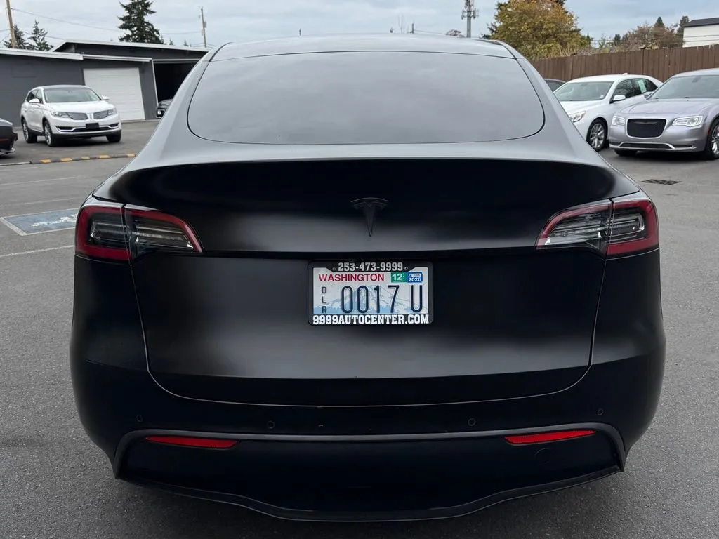 Tesla Model Y photo 6