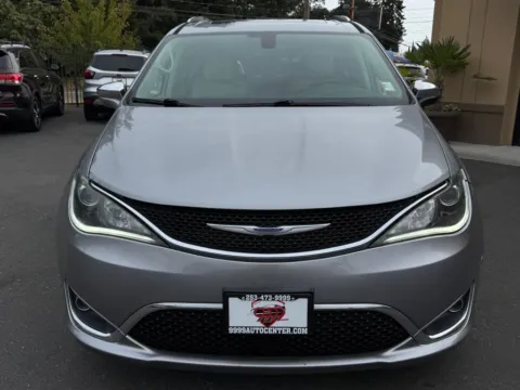 Photos of 2020 Chrysler Pacifica Limited for sale in Lakewood, WA at 9999 Auto Center