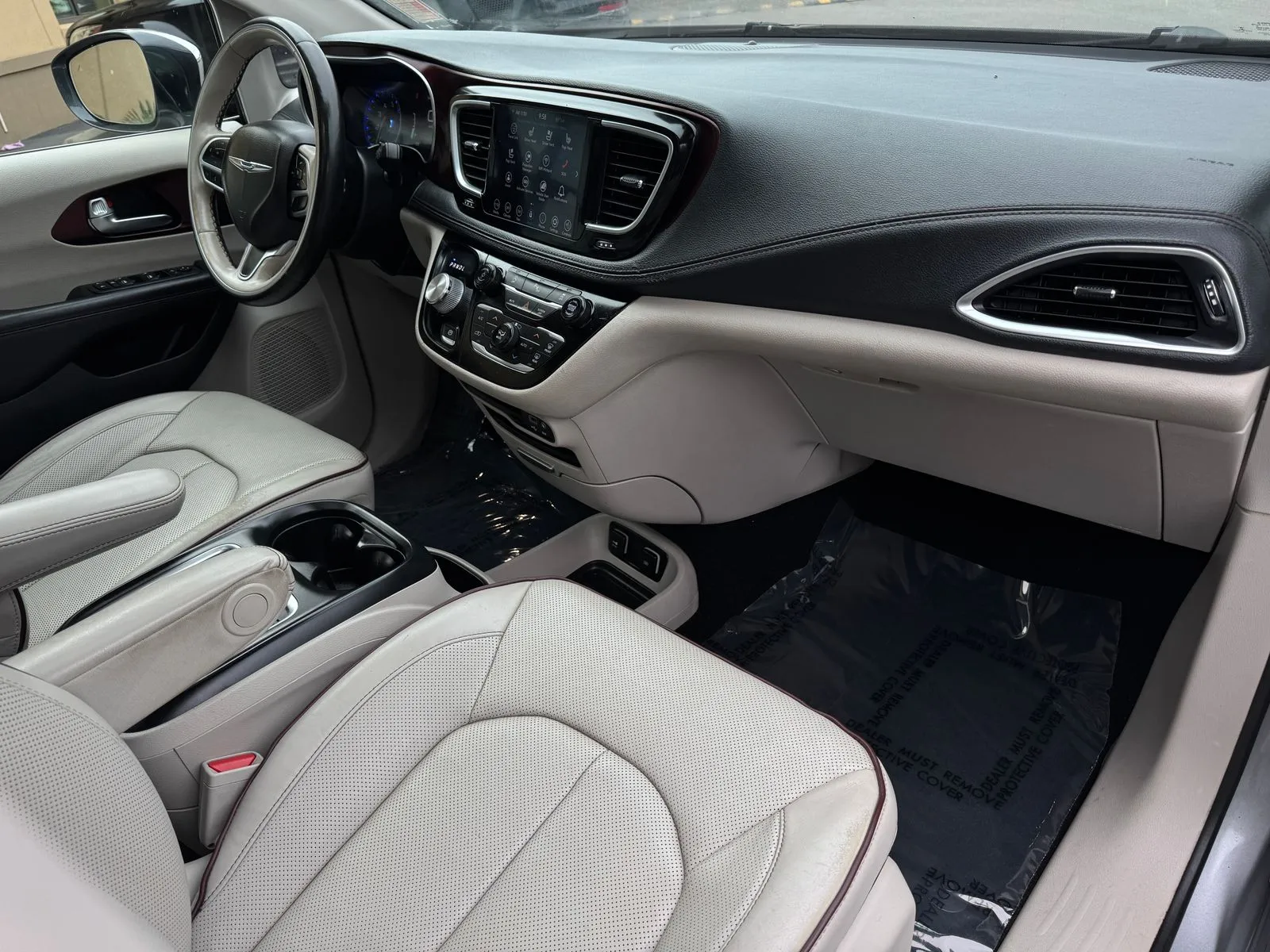 Chrysler Pacifica photo 27