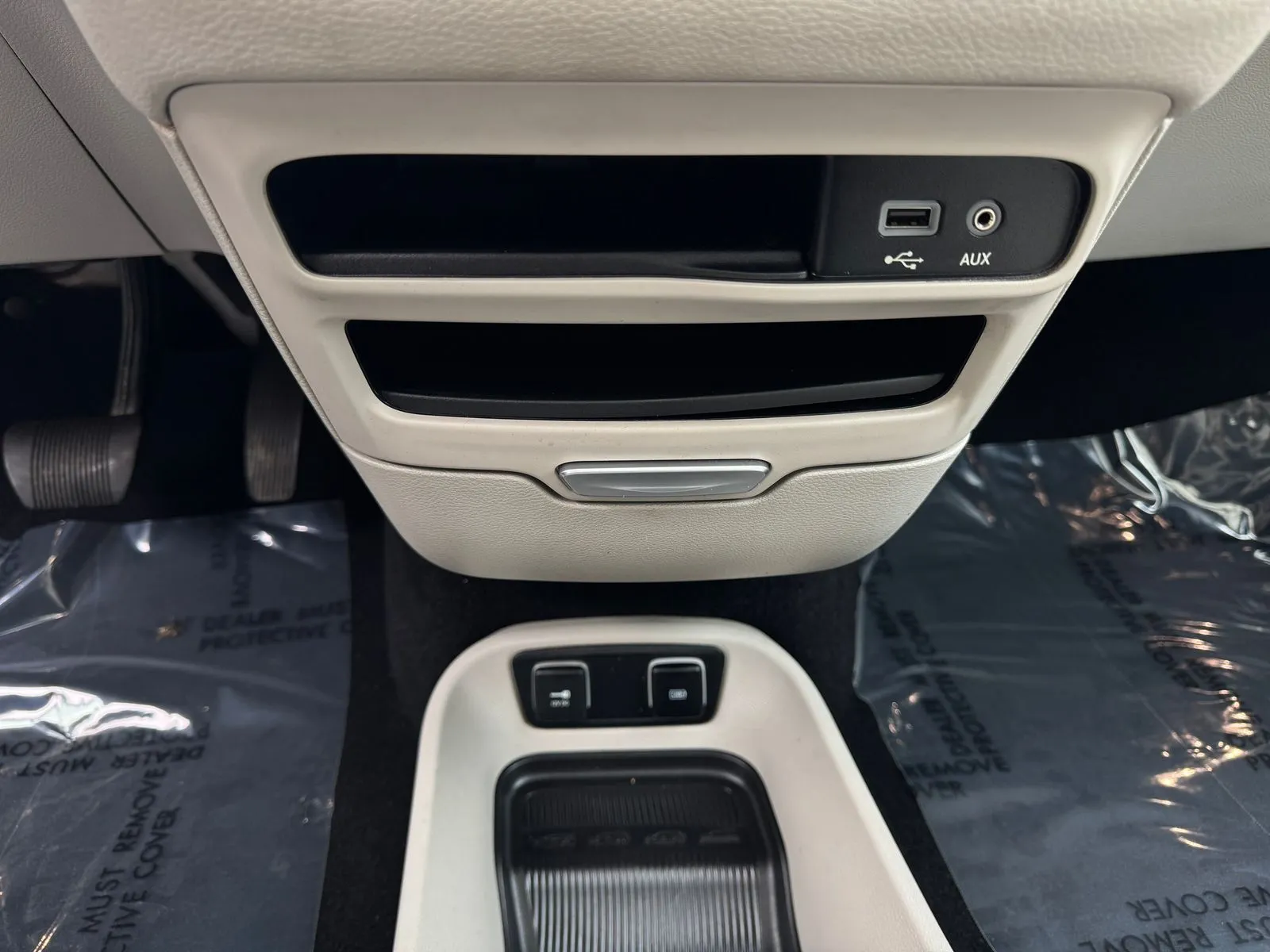 Chrysler Pacifica photo 31