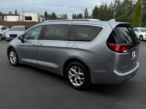 More photos of 2020 Chrysler Pacifica Limited at 9999 Auto Center, WA