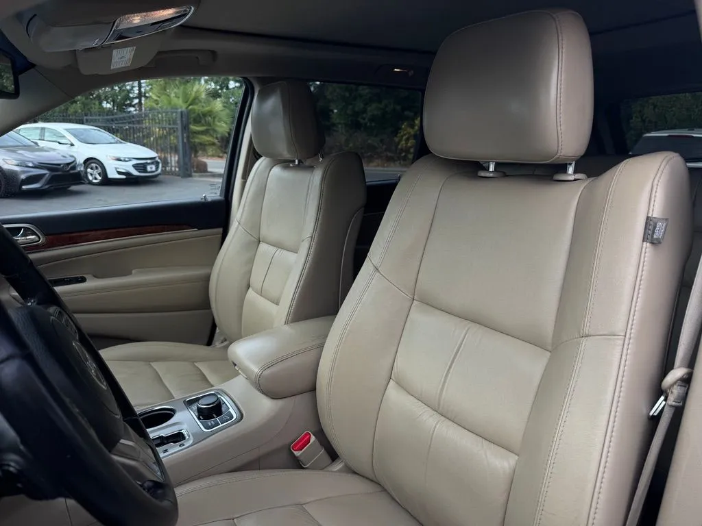 Jeep Grand Cherokee photo 11