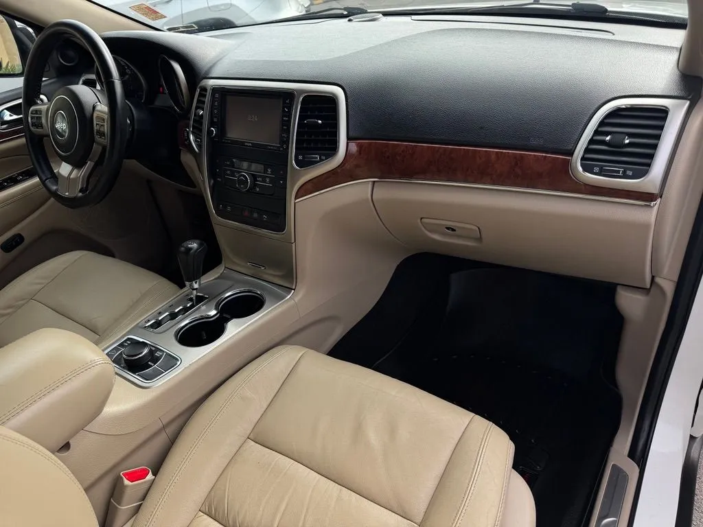 Jeep Grand Cherokee photo 23