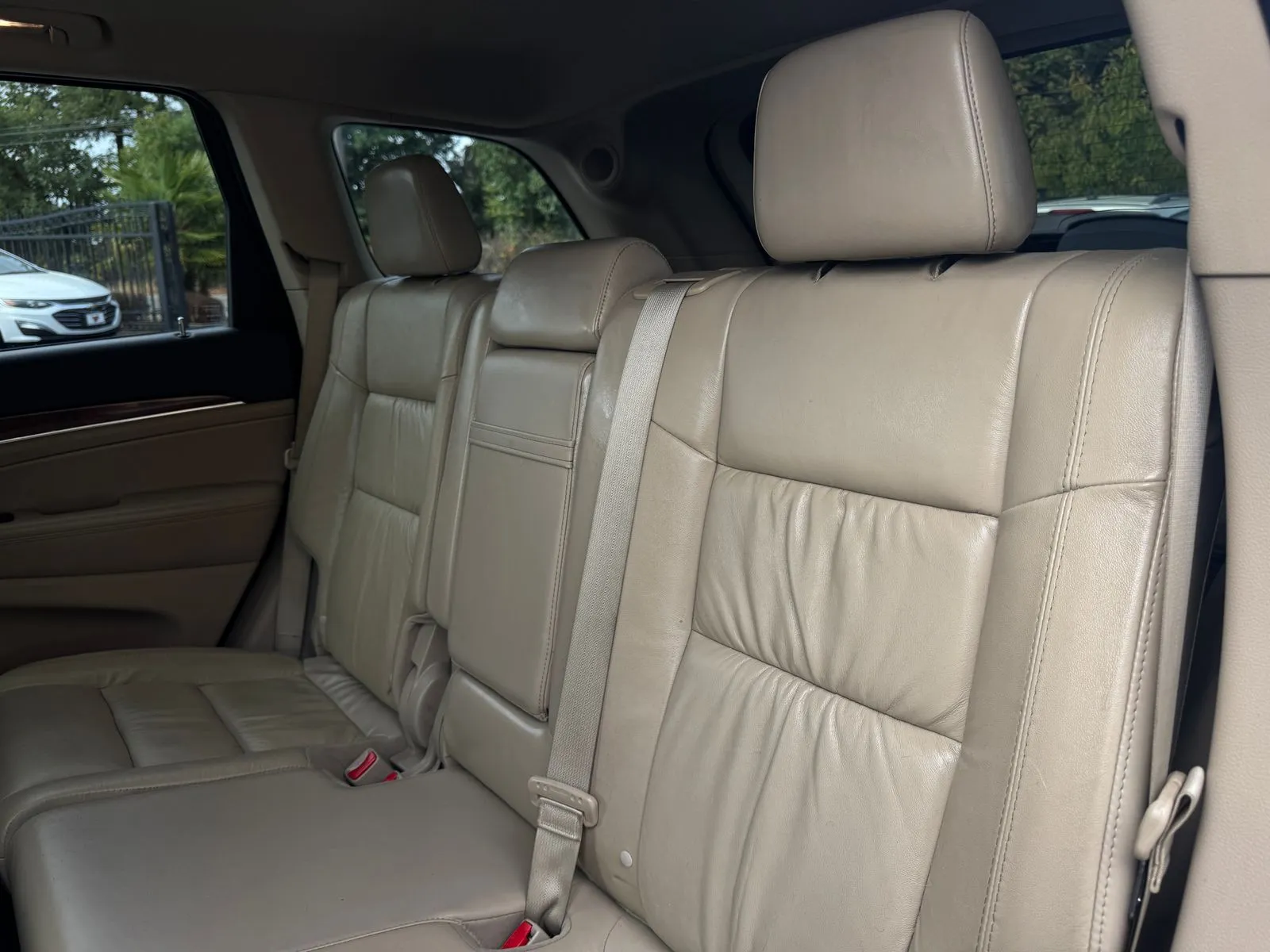 Jeep Grand Cherokee photo 16