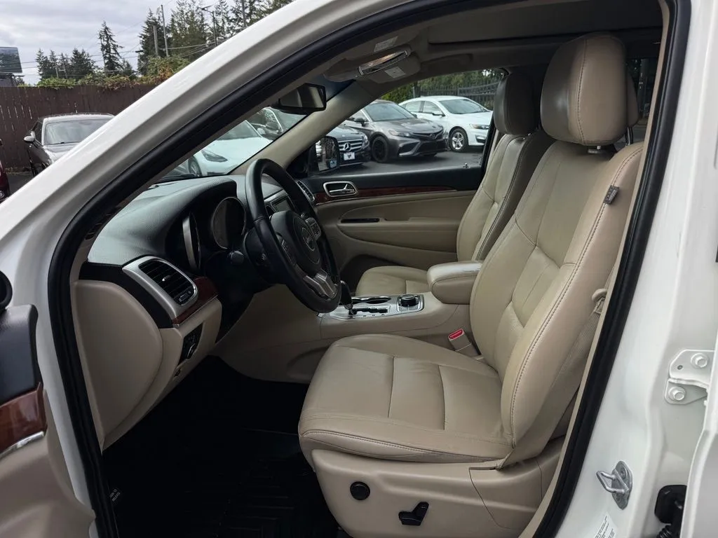 Jeep Grand Cherokee photo 9