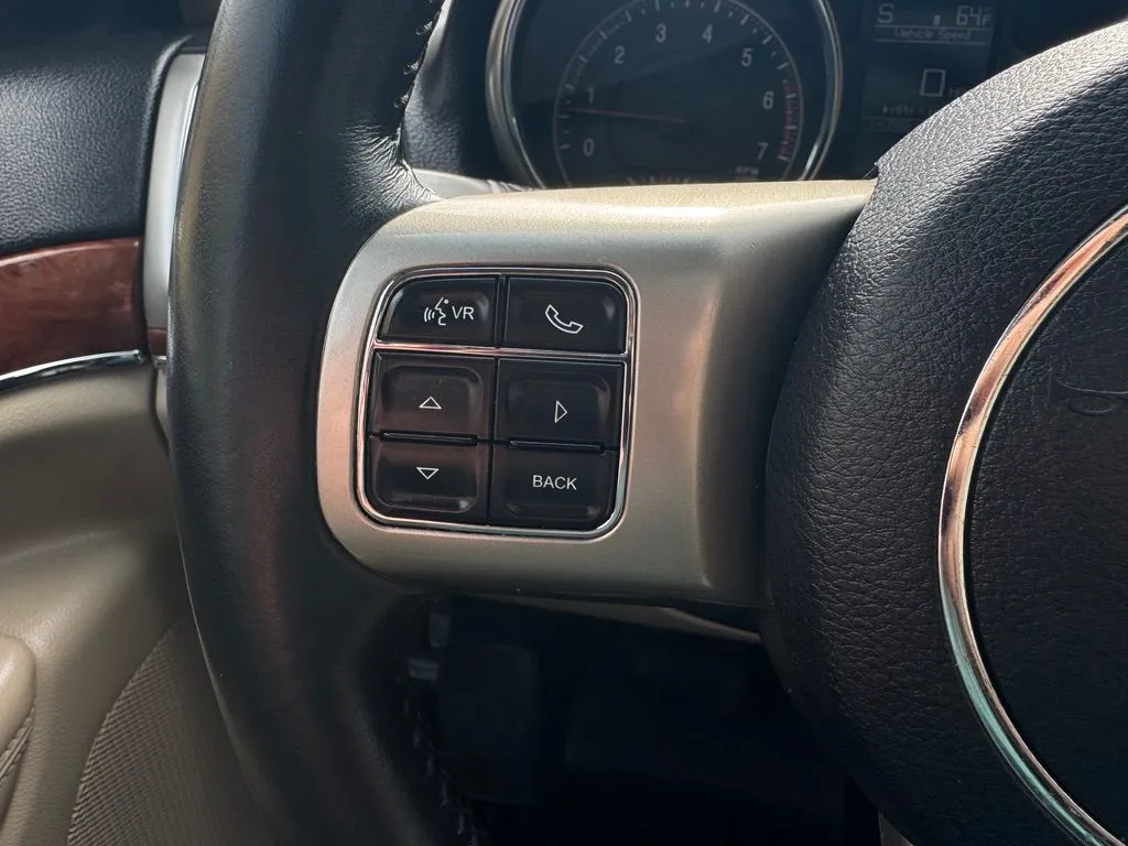 Jeep Grand Cherokee photo 32