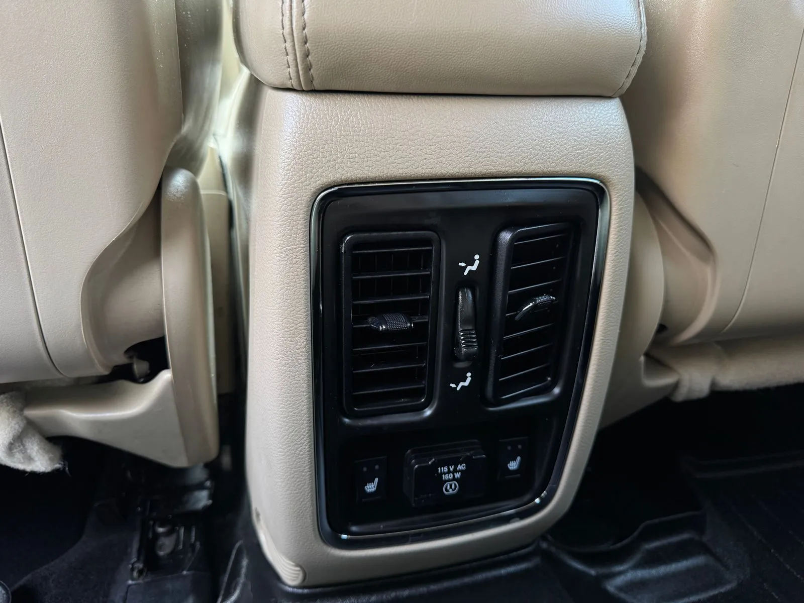 Jeep Grand Cherokee photo 17