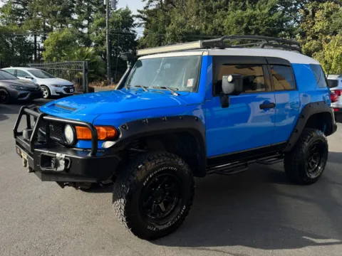Another view of 2007 Toyota FJ Cruiser for sale in Lakewood, WA at 9999 Auto Center