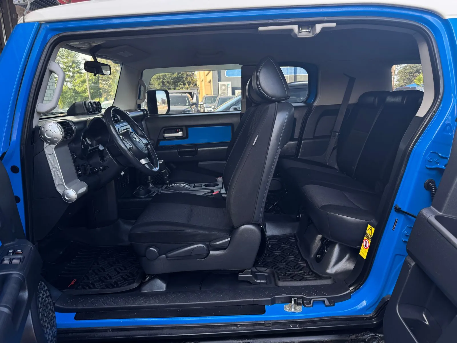 Toyota FJ Cruiser photo 14