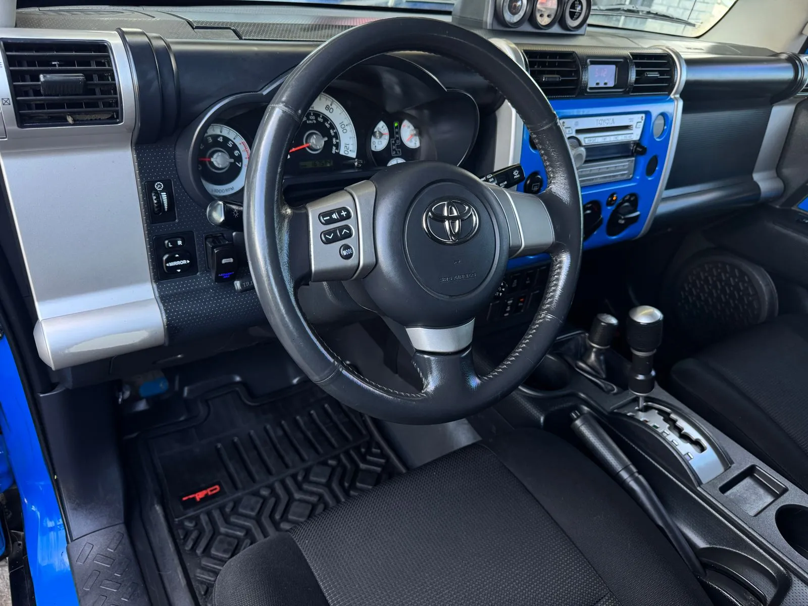 Toyota FJ Cruiser photo 10