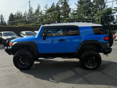 More photos of 2007 Toyota FJ Cruiser at 9999 Auto Center, WA