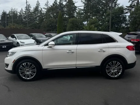 More photos of 2017 Lincoln MKX Reserve at 9999 Auto Center, WA