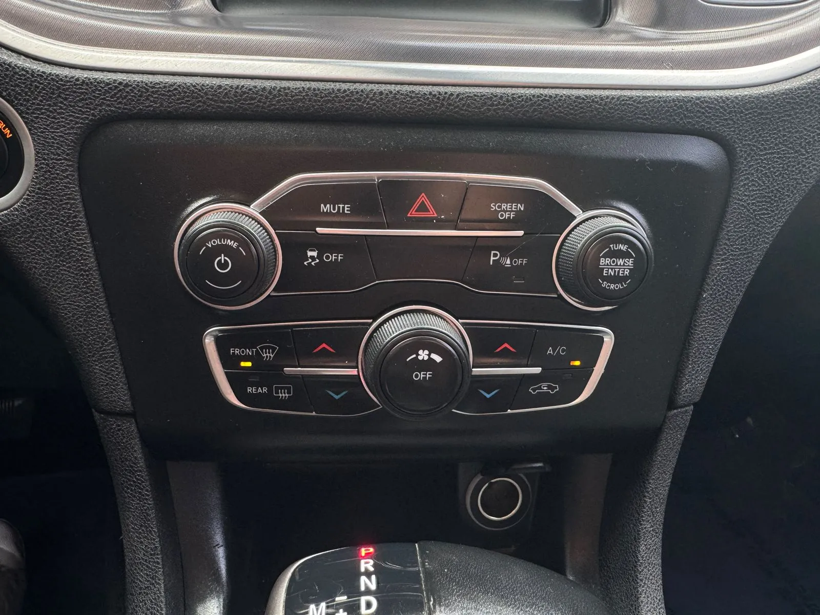 Dodge Charger photo 24