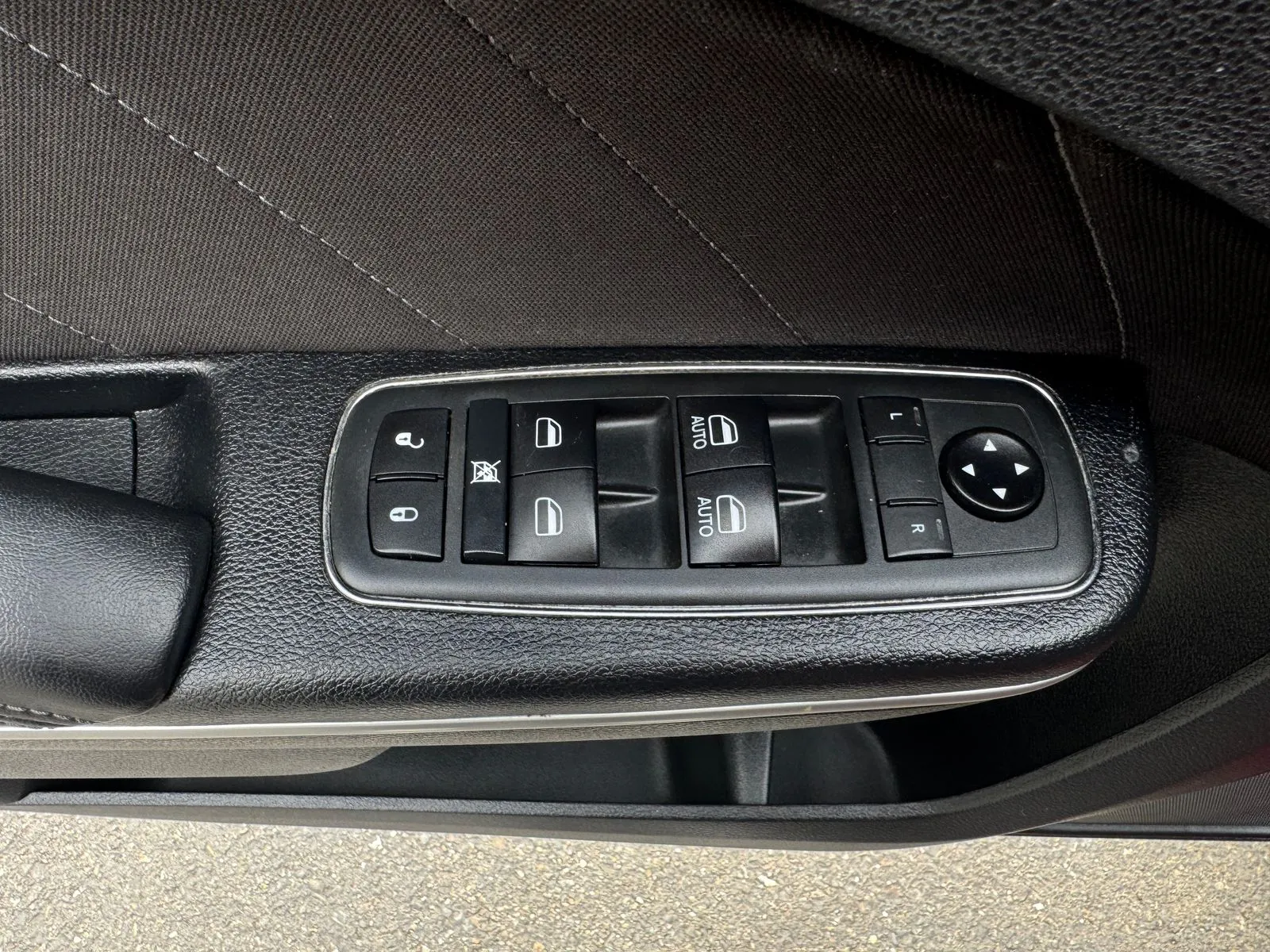 Dodge Charger photo 13