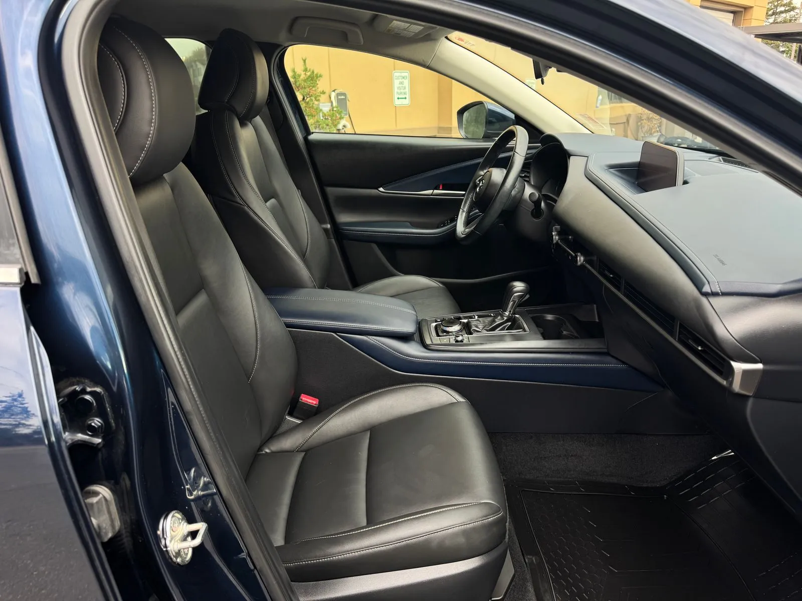 Mazda CX-30 photo 21