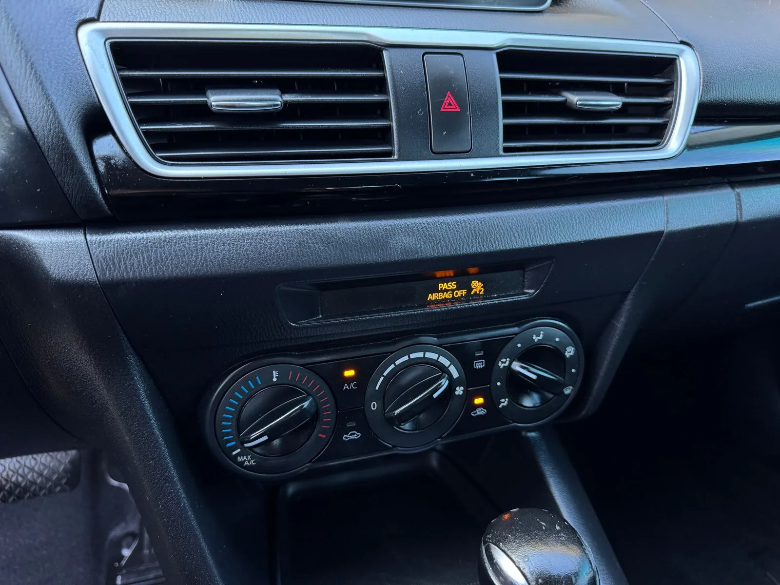Mazda Mazda3 photo 23