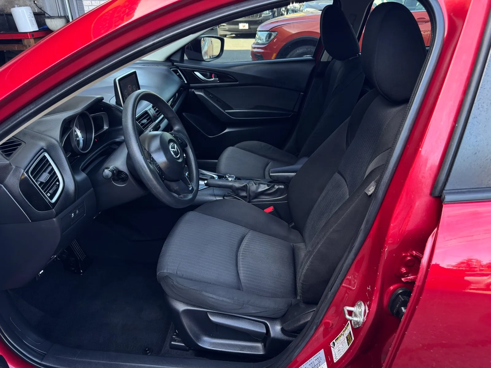 Mazda Mazda3 photo 9