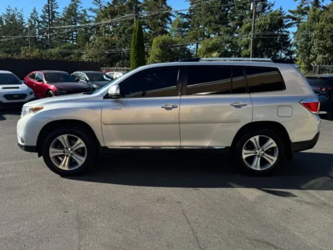 More photos of 2012 Toyota Highlander Limited at 9999 Auto Center, WA