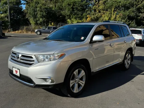 Another view of 2012 Toyota Highlander Limited for sale in Lakewood, WA at 9999 Auto Center