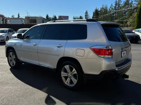 More photos of 2012 Toyota Highlander Limited at 9999 Auto Center, WA
