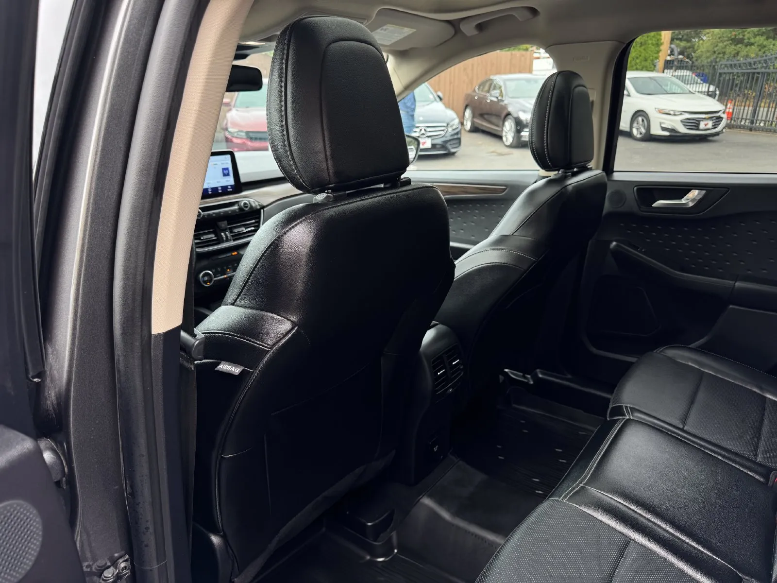Ford Escape photo 16