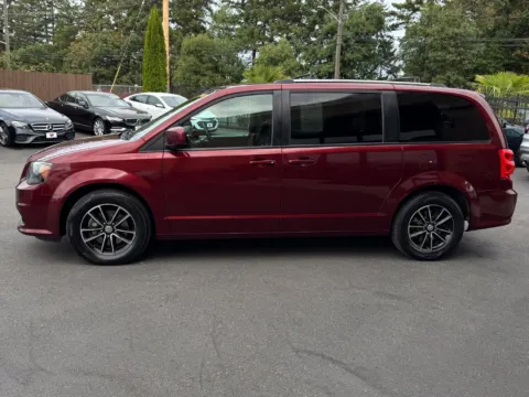 More photos of 2018 Dodge Grand Caravan SE Plus at 9999 Auto Center, WA