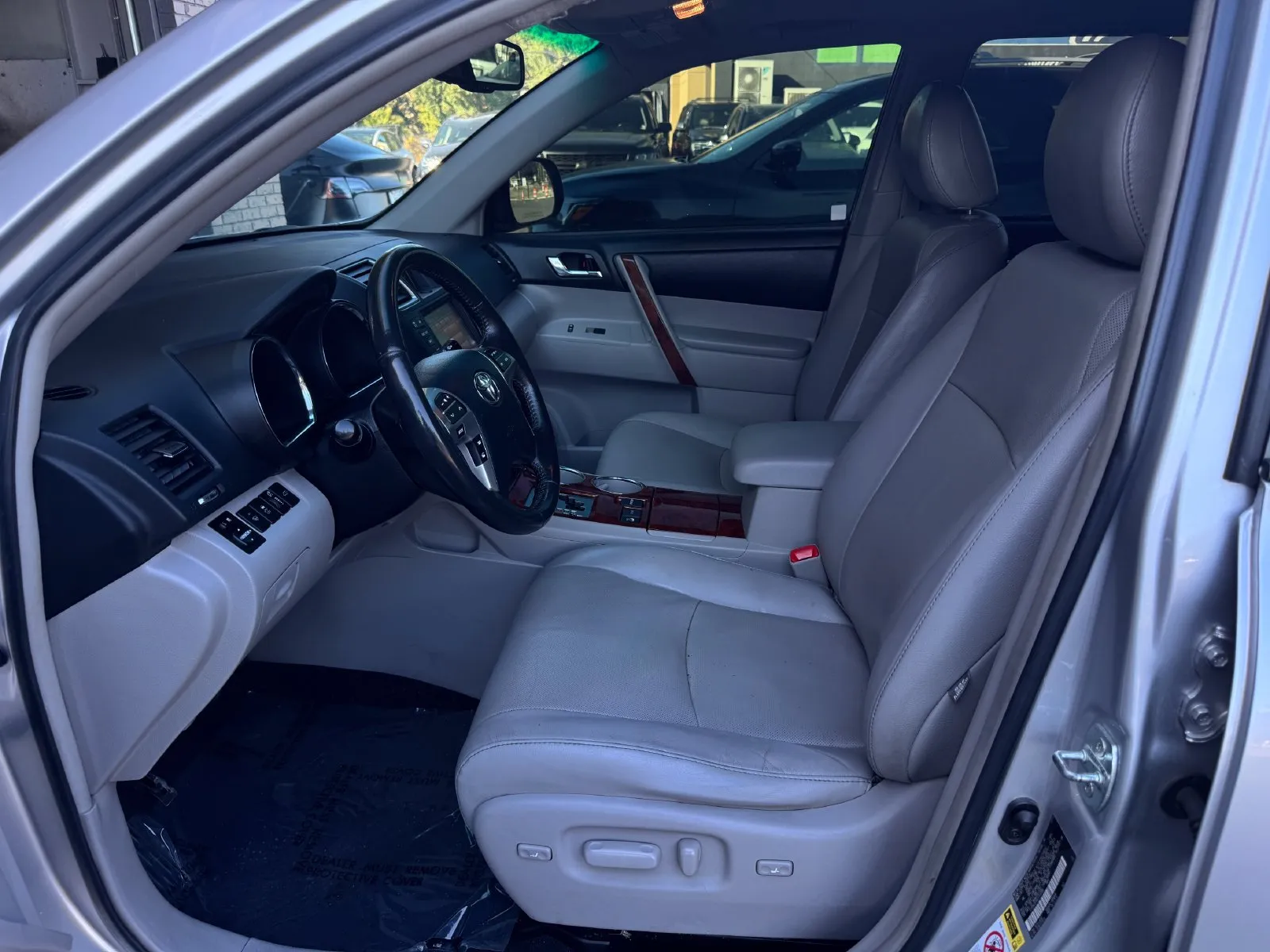 Toyota Highlander photo 9