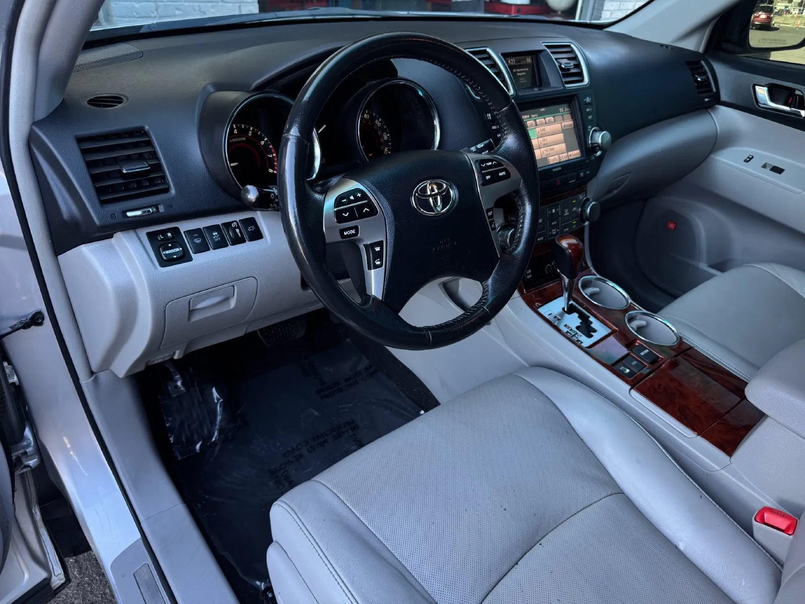 Toyota Highlander photo 10