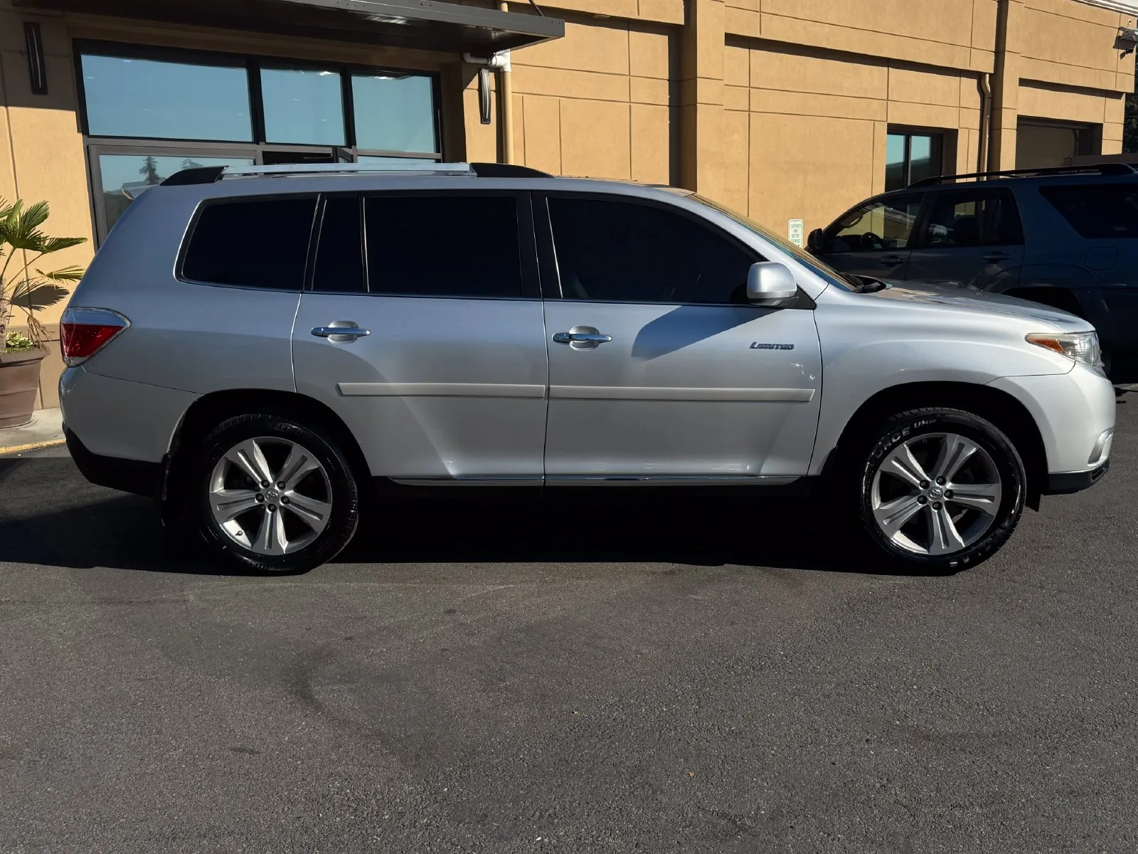 Toyota Highlander photo 8