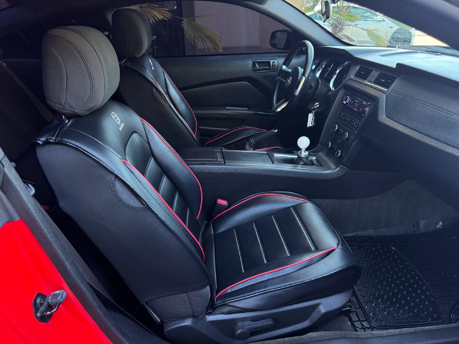 Ford Mustang photo 14