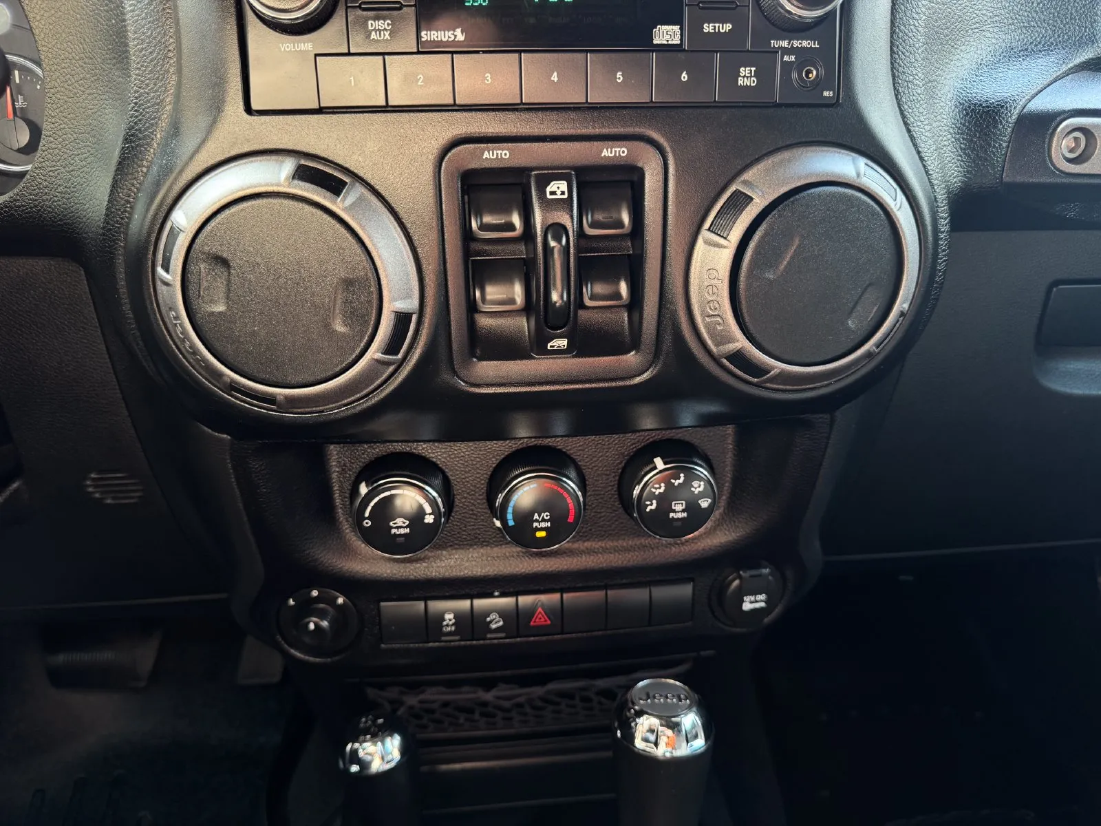 Jeep Wrangler photo 24