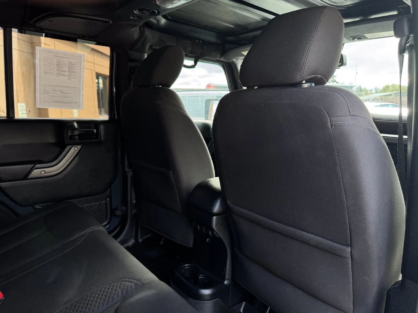 Jeep Wrangler photo 18