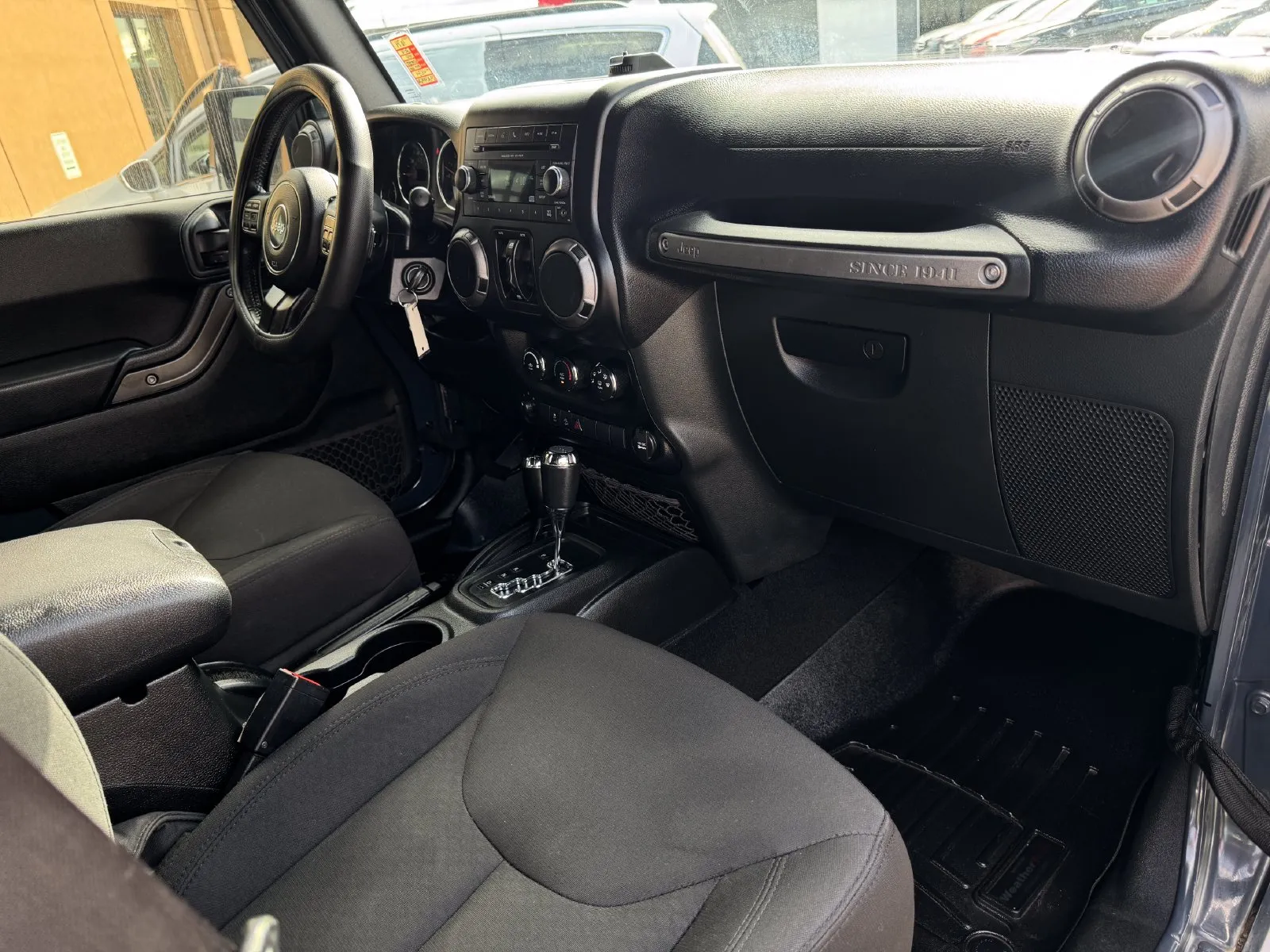 Jeep Wrangler photo 21