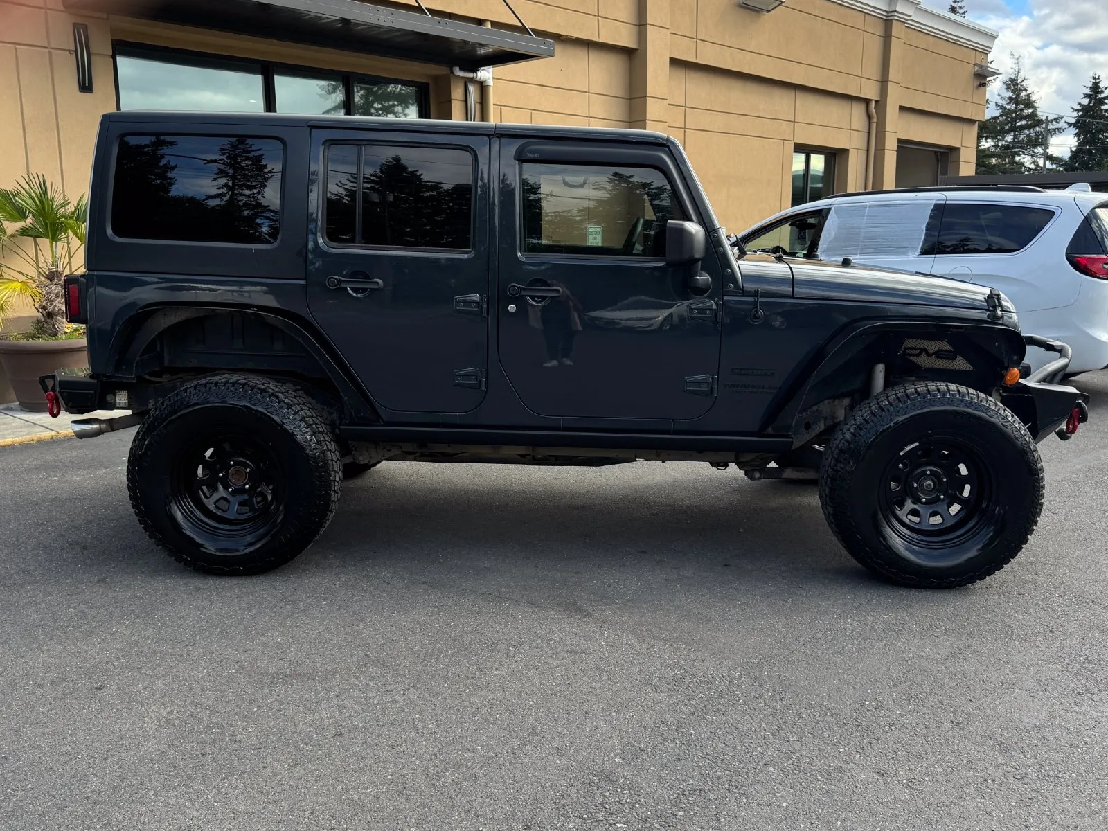 Jeep Wrangler photo 8