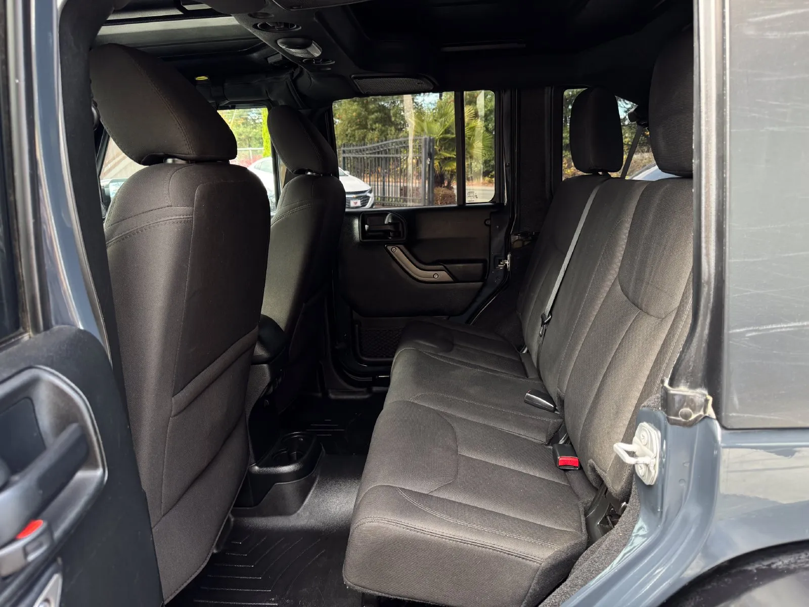 Jeep Wrangler photo 13
