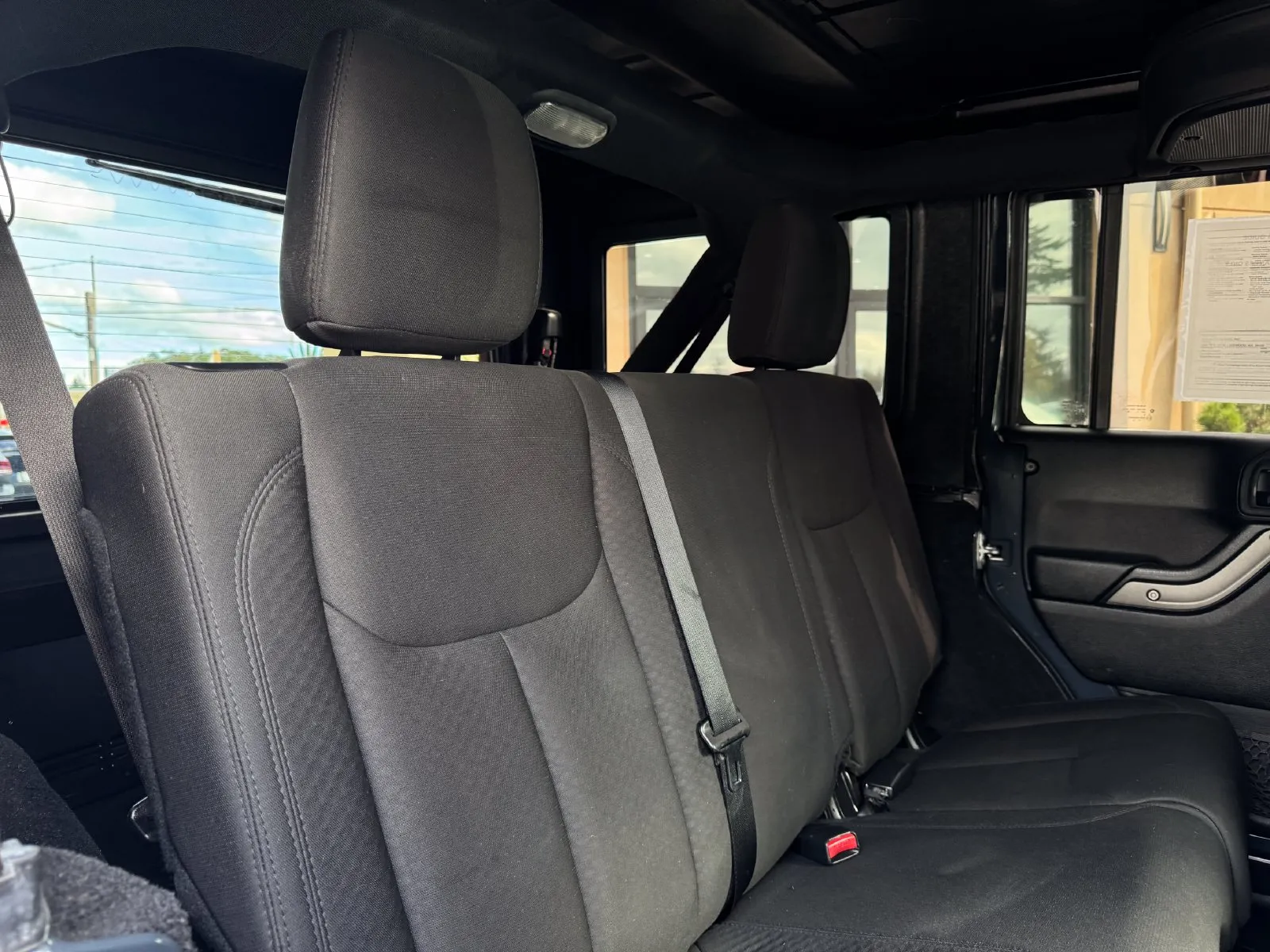 Jeep Wrangler photo 19