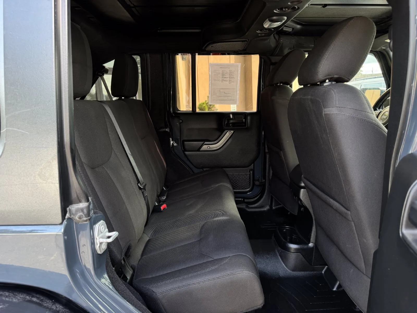 Jeep Wrangler photo 17