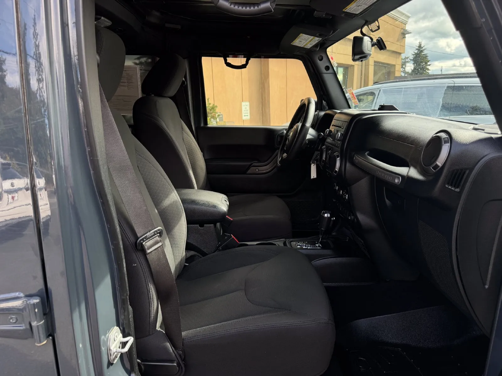 Jeep Wrangler photo 20