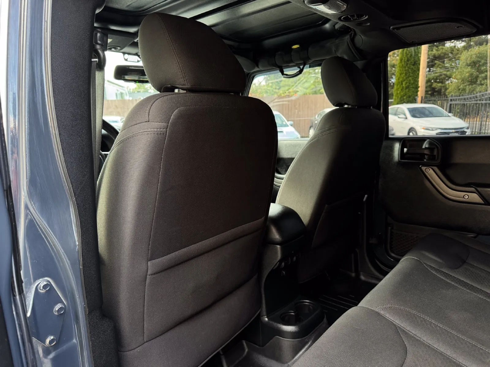 Jeep Wrangler photo 14